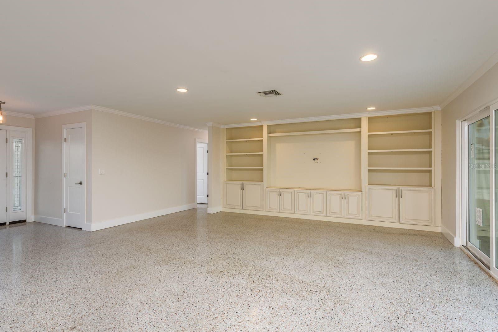 Image 10 of 50 For 8721 Bay Crest Lane
