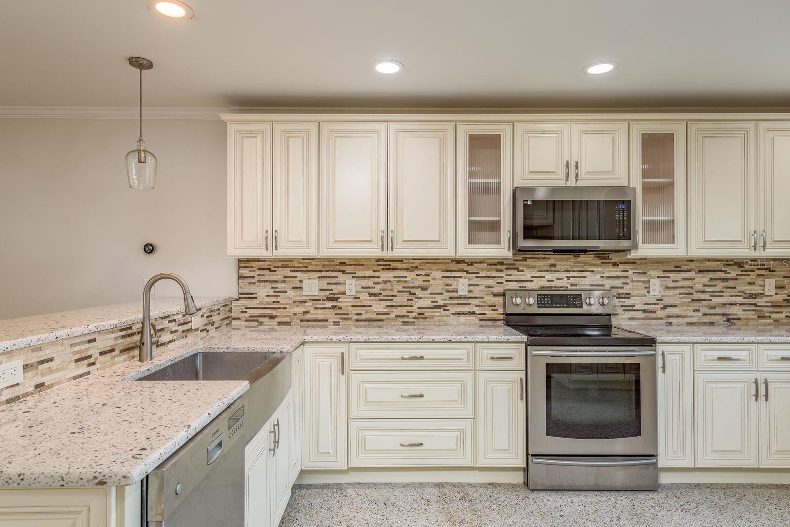 Image 14 of 50 For 8721 Bay Crest Lane