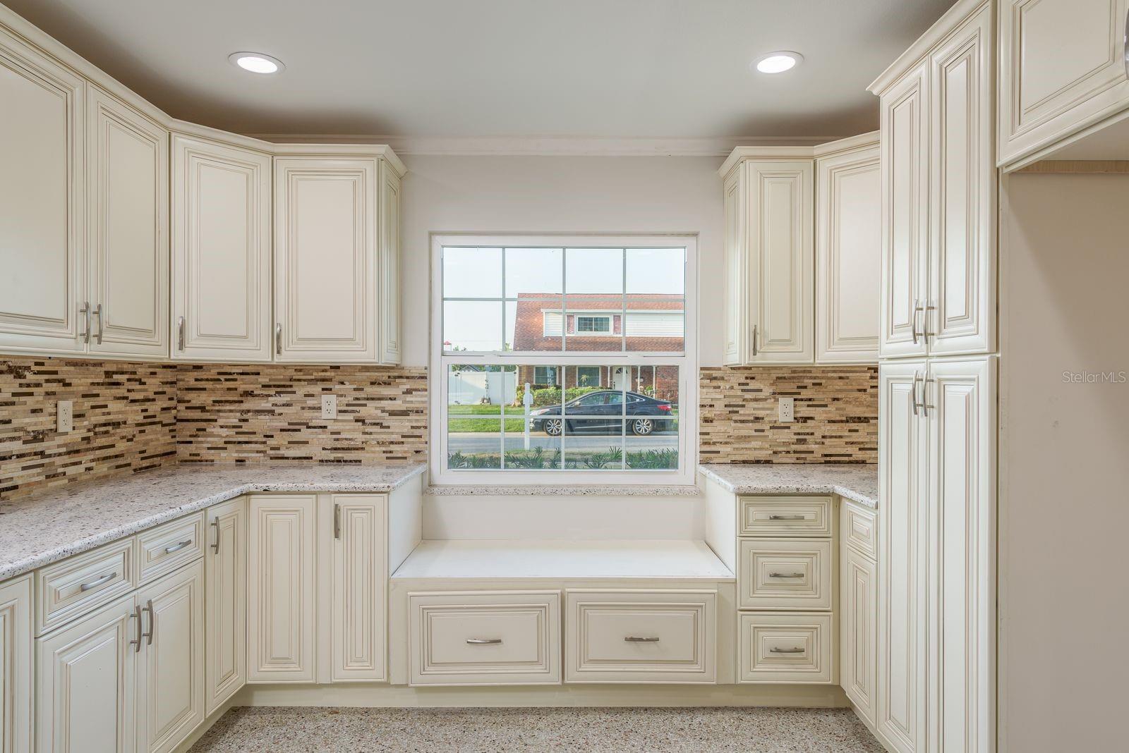 Image 16 of 50 For 8721 Bay Crest Lane