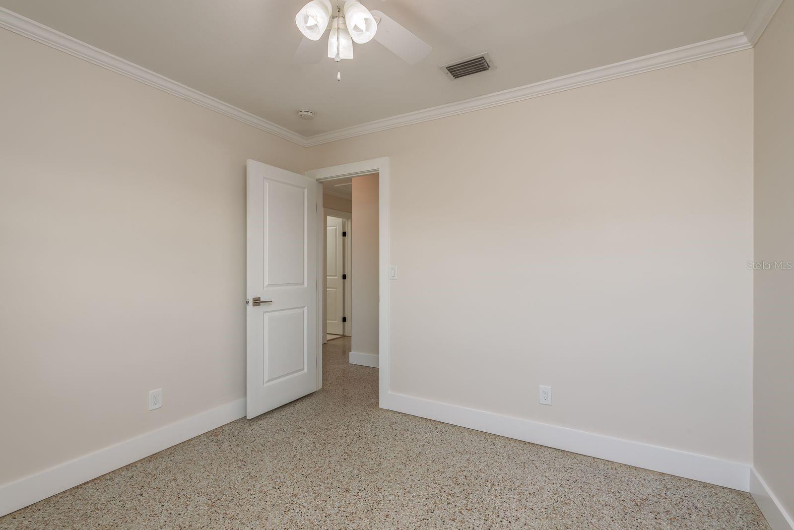 Image 23 of 50 For 8721 Bay Crest Lane