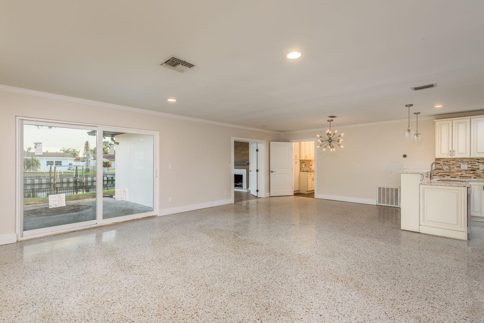 Image 7 of 50 For 8721 Bay Crest Lane