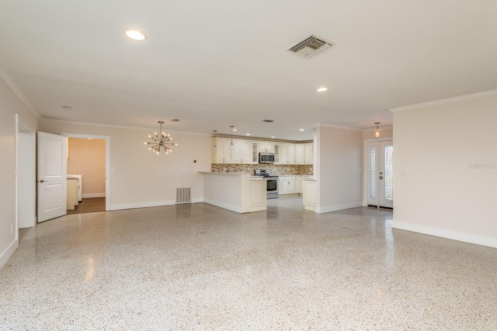 Image 8 of 50 For 8721 Bay Crest Lane