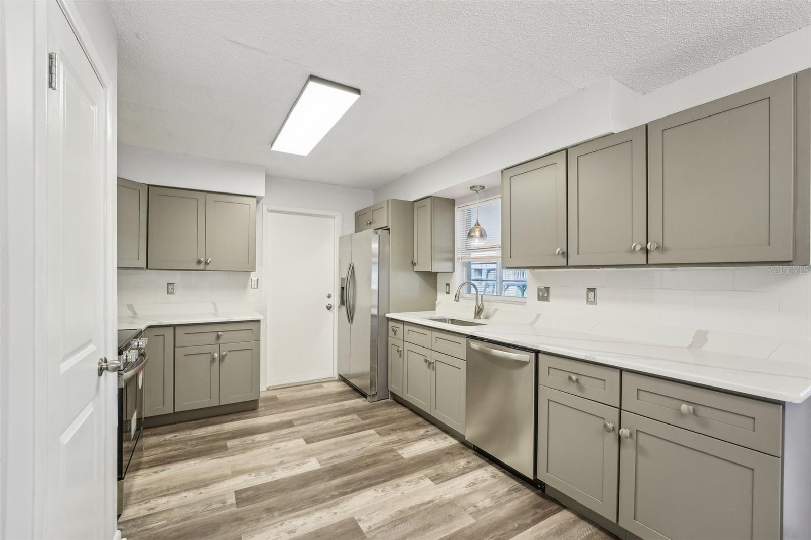 Image 12 of 51 For 1517 Country Ridge Drive