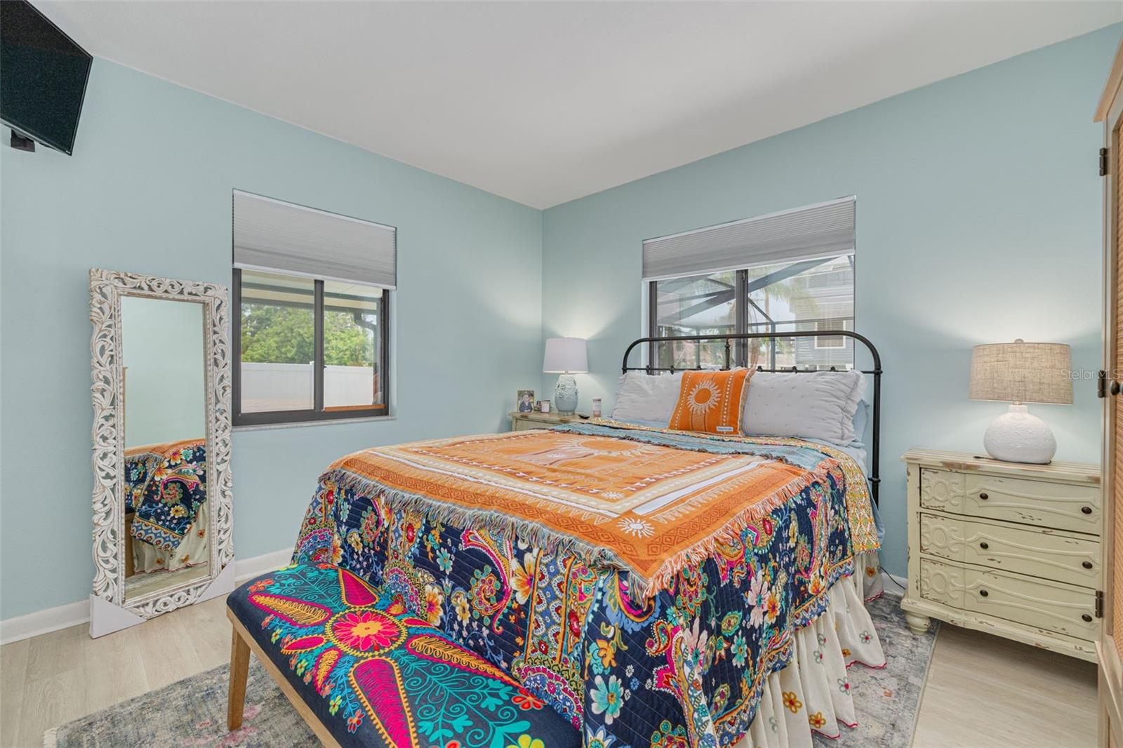 Listing photo id 21 for 225 Cevera Drive