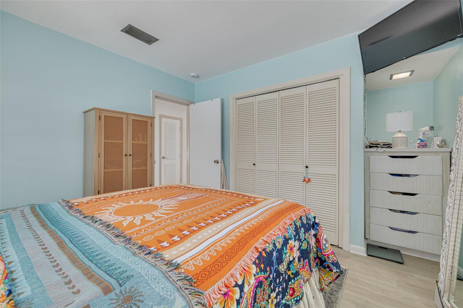 Listing photo id 23 for 225 Cevera Drive