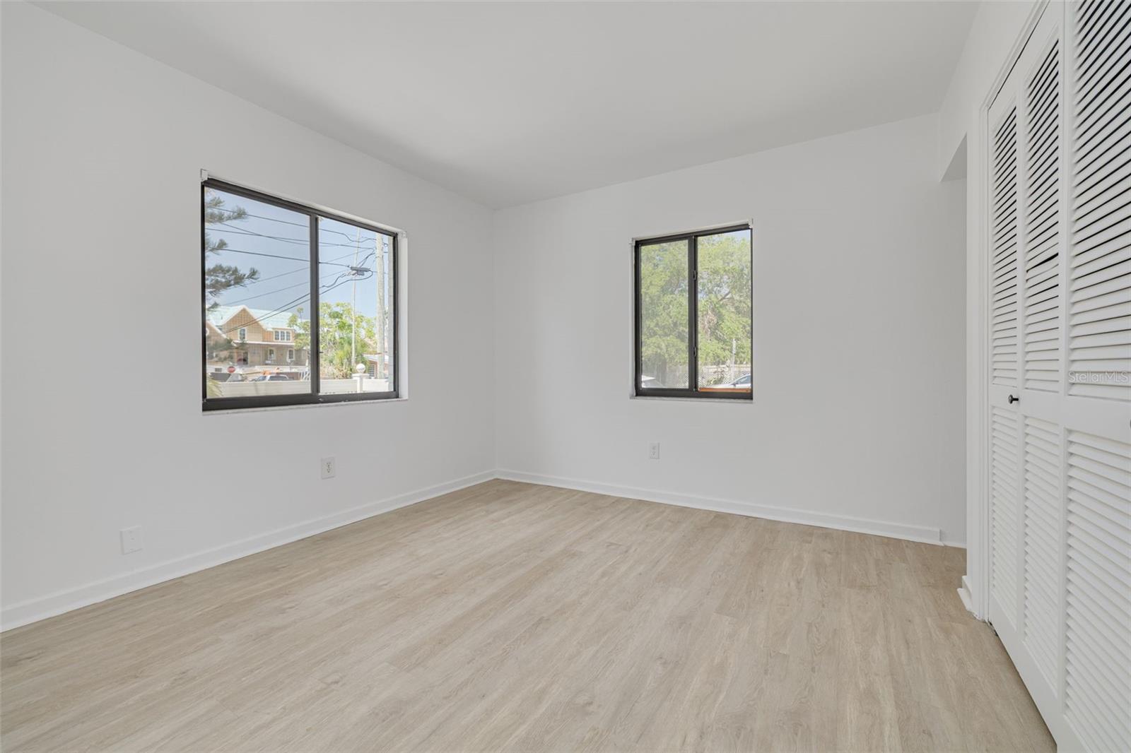 Listing photo id 25 for 225 Cevera Drive