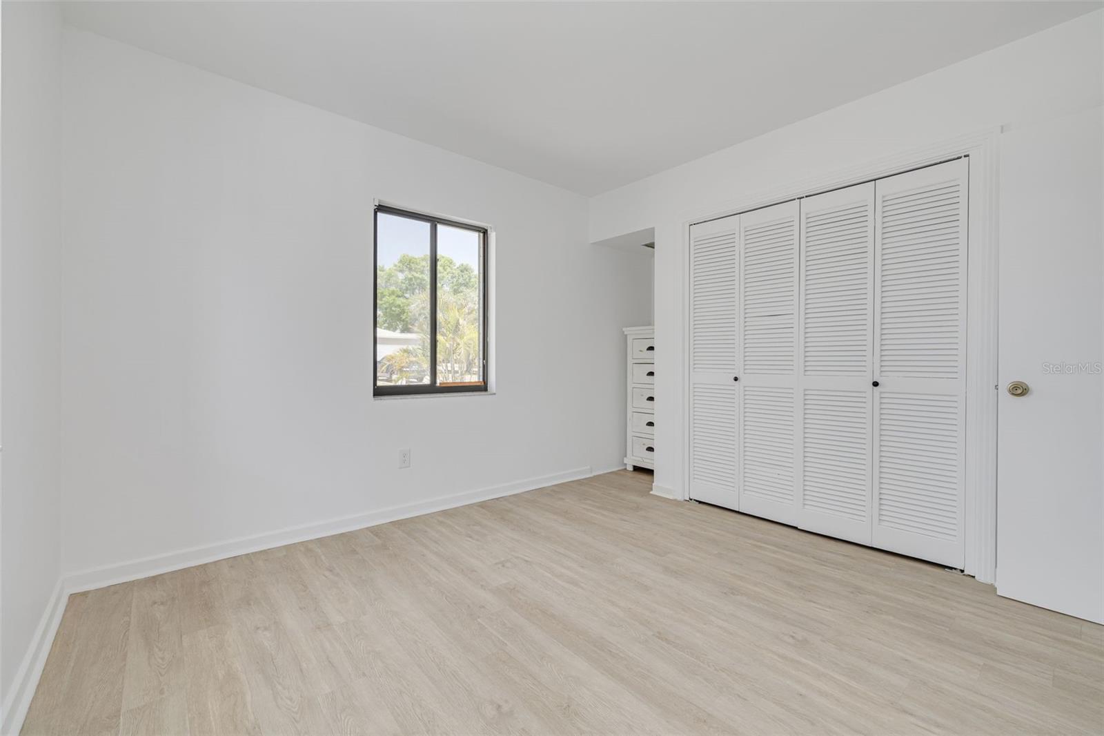 Listing photo id 26 for 225 Cevera Drive