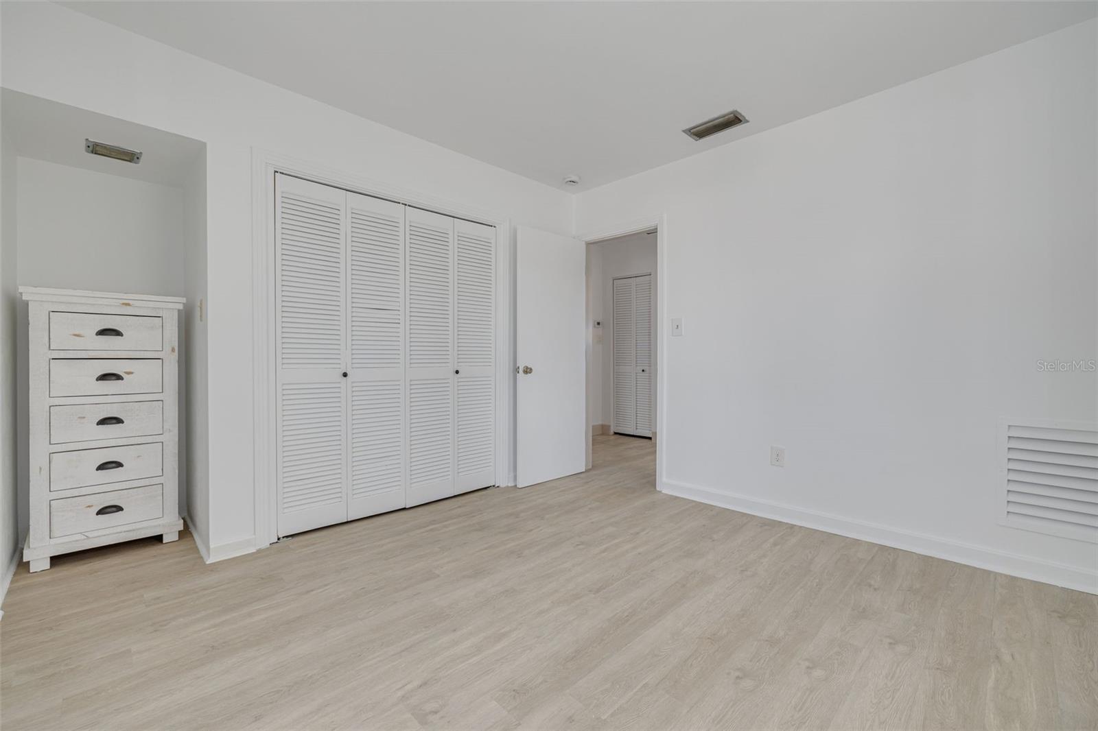 Listing photo id 27 for 225 Cevera Drive