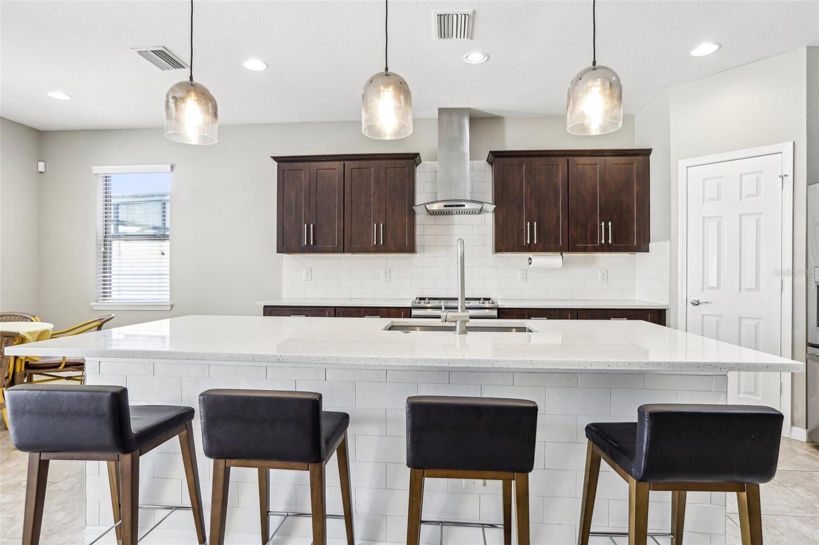Image 18 of 66 For 2127 Landside Drive