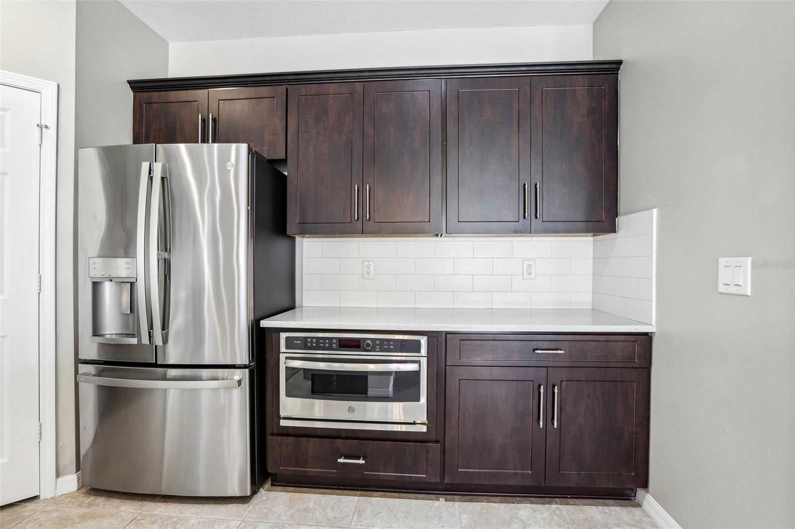 Image 20 of 66 For 2127 Landside Drive