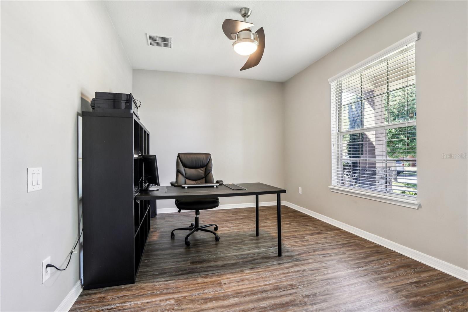 Image 25 of 66 For 2127 Landside Drive