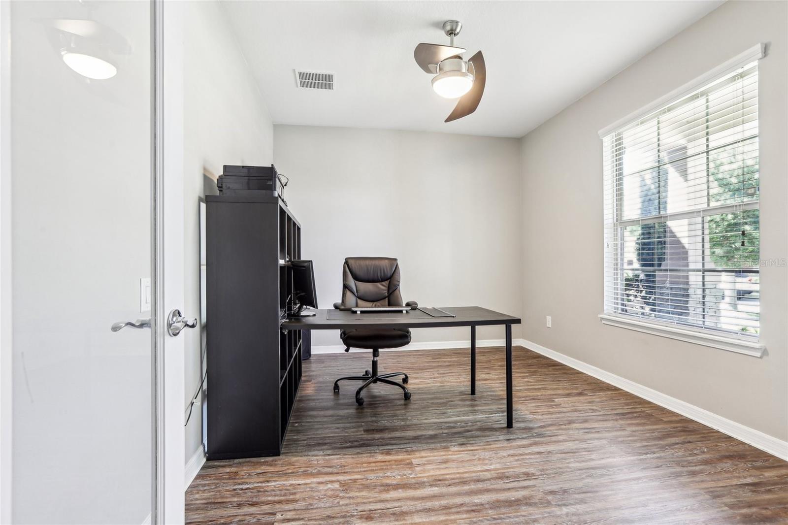 Image 26 of 66 For 2127 Landside Drive