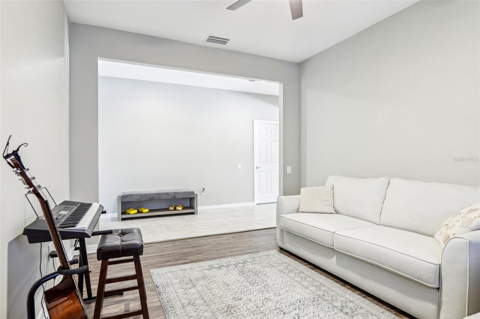 Image 31 of 66 For 2127 Landside Drive
