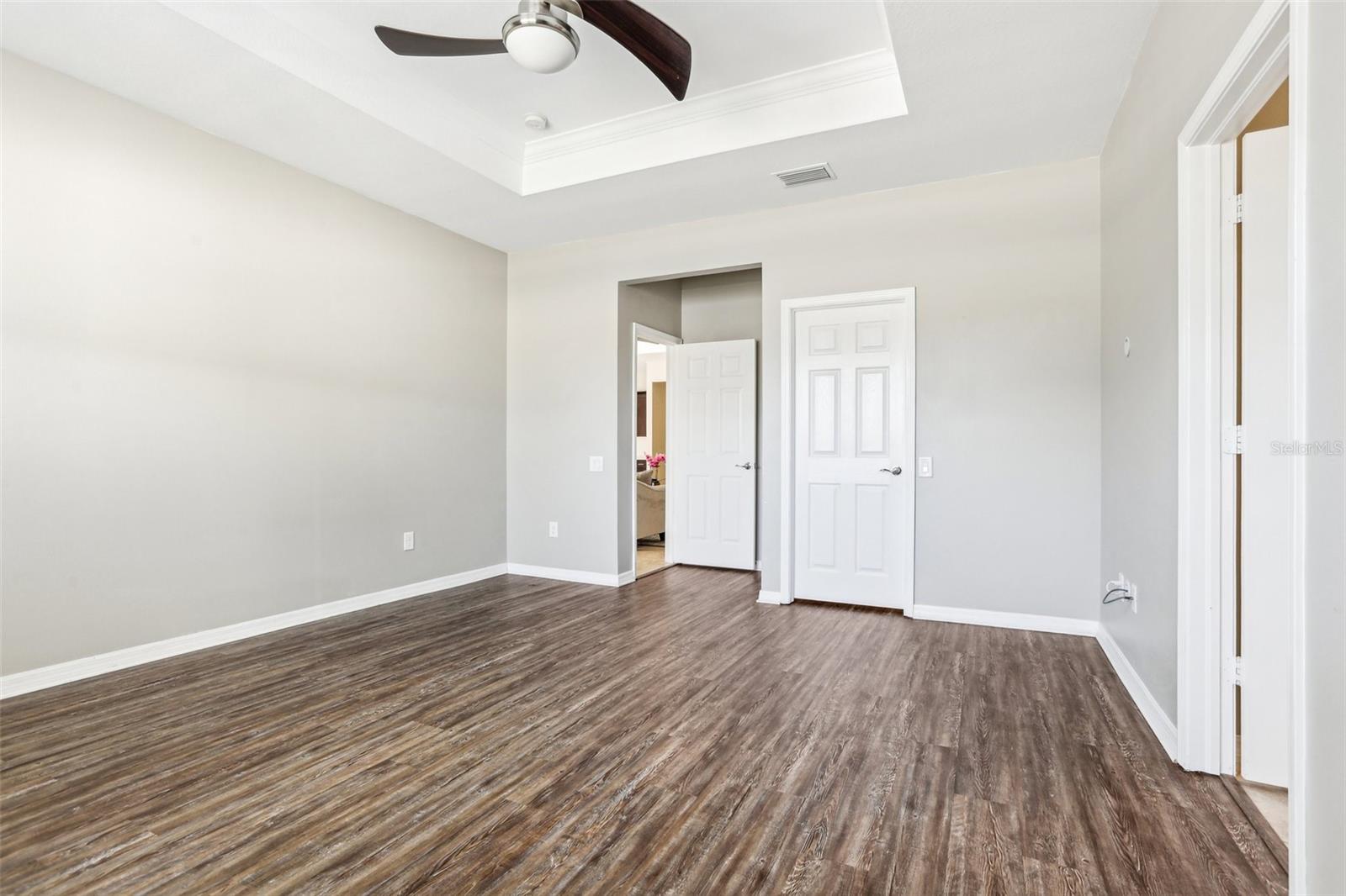 Image 33 of 66 For 2127 Landside Drive