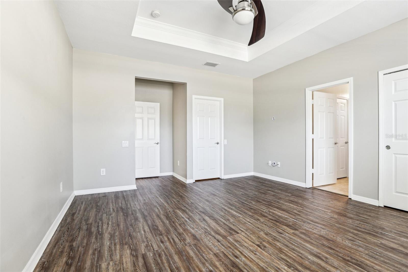 Image 36 of 66 For 2127 Landside Drive