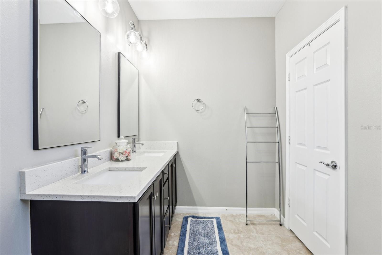 Image 38 of 66 For 2127 Landside Drive