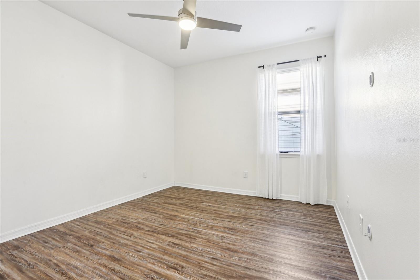 Image 41 of 66 For 2127 Landside Drive