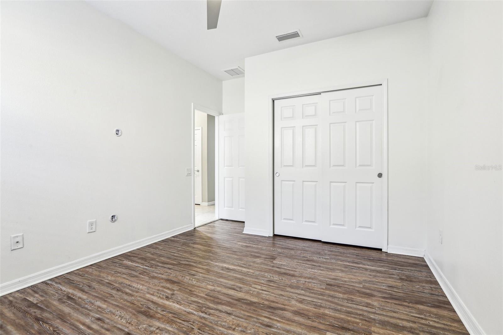 Image 42 of 66 For 2127 Landside Drive