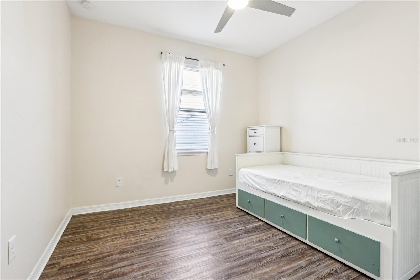 Image 44 of 66 For 2127 Landside Drive