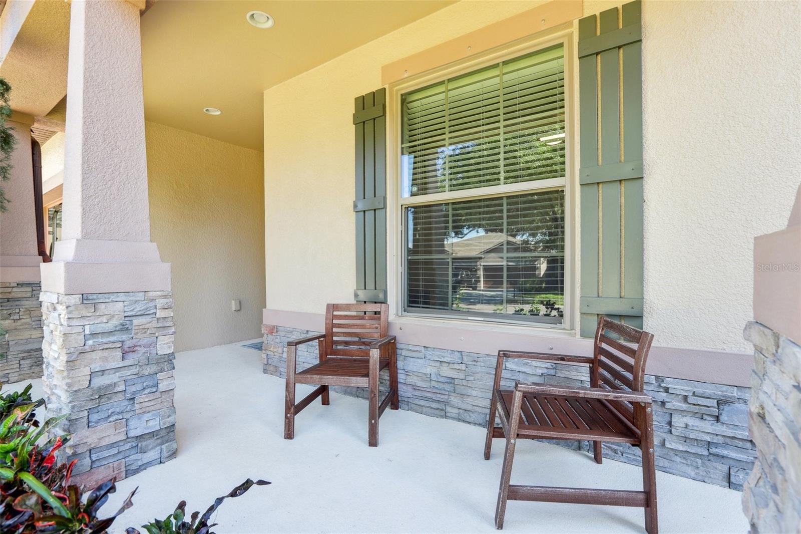 Image 5 of 66 For 2127 Landside Drive