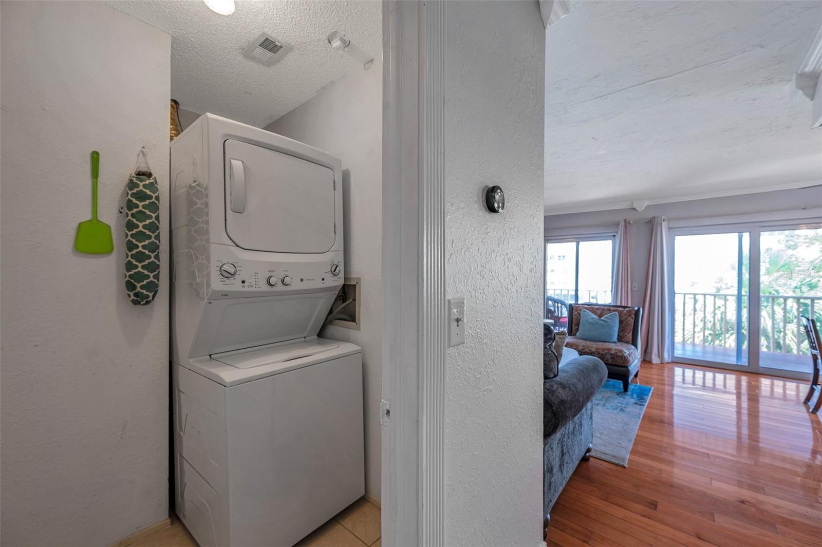 Image 16 of 74 For 1809 Gulf Boulevard