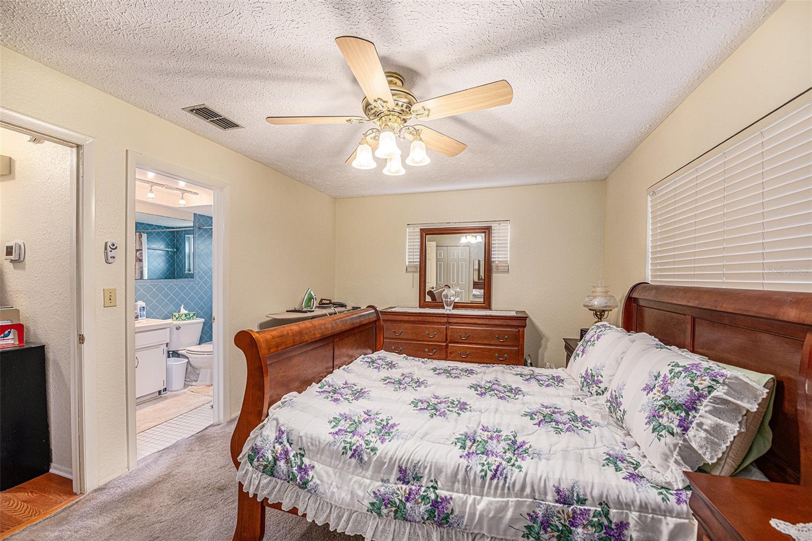 Listing photo id 14 for 12903 Cedar Ridge Drive