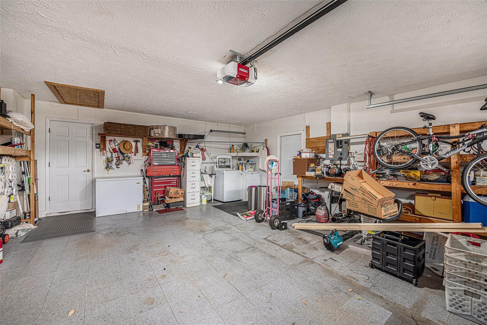 Listing photo id 19 for 12903 Cedar Ridge Drive