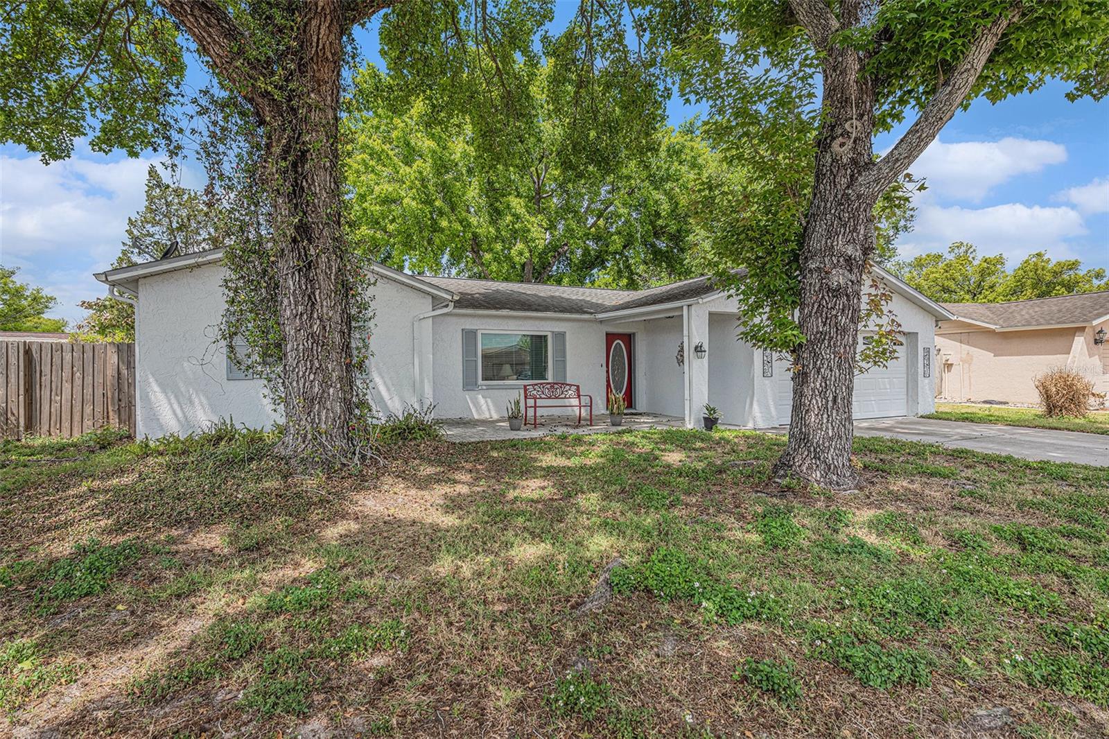Listing photo id 1 for 12903 Cedar Ridge Drive