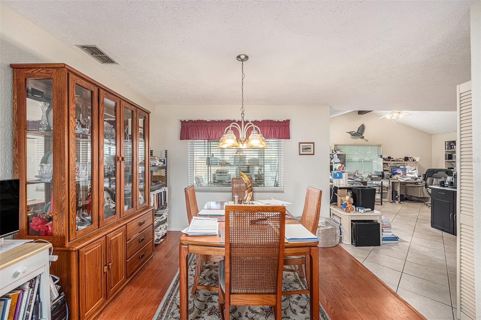 Listing photo id 7 for 12903 Cedar Ridge Drive