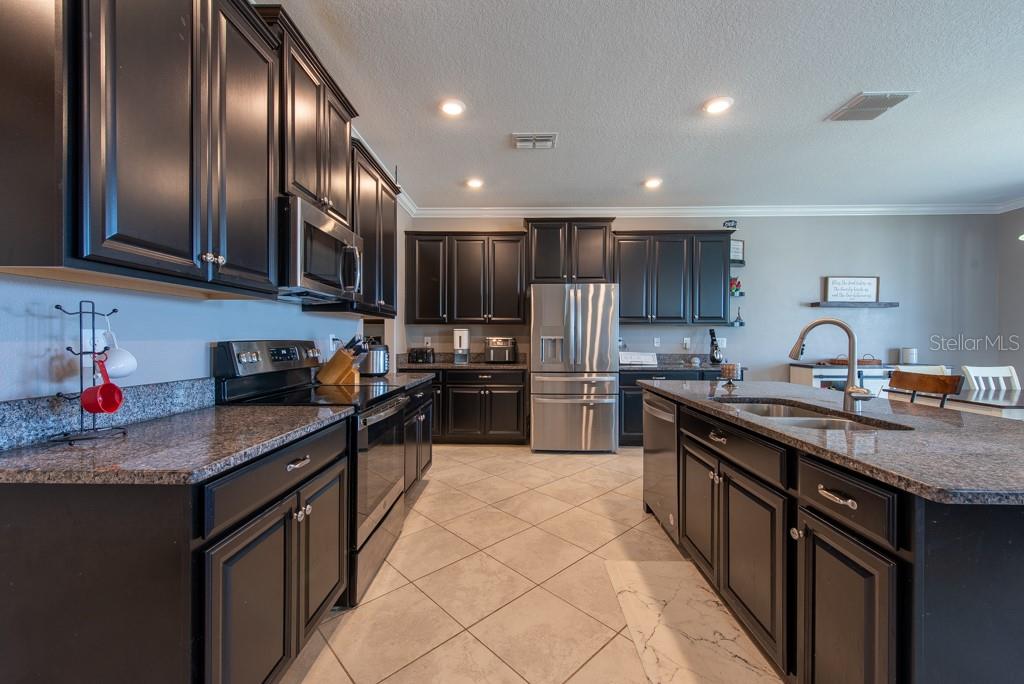 Listing photo id 9 for 13639 Ashlar Slate Place