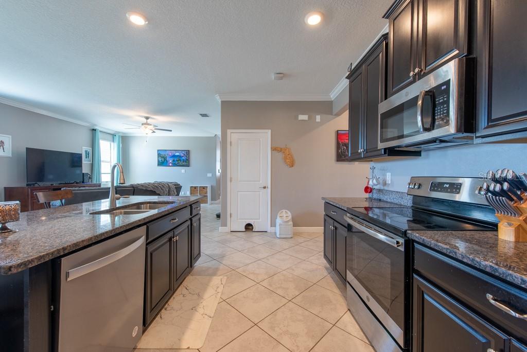Listing photo id 10 for 13639 Ashlar Slate Place