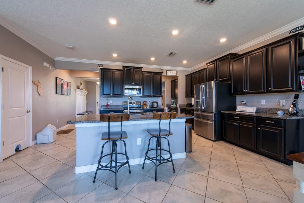 Listing photo id 7 for 13639 Ashlar Slate Place
