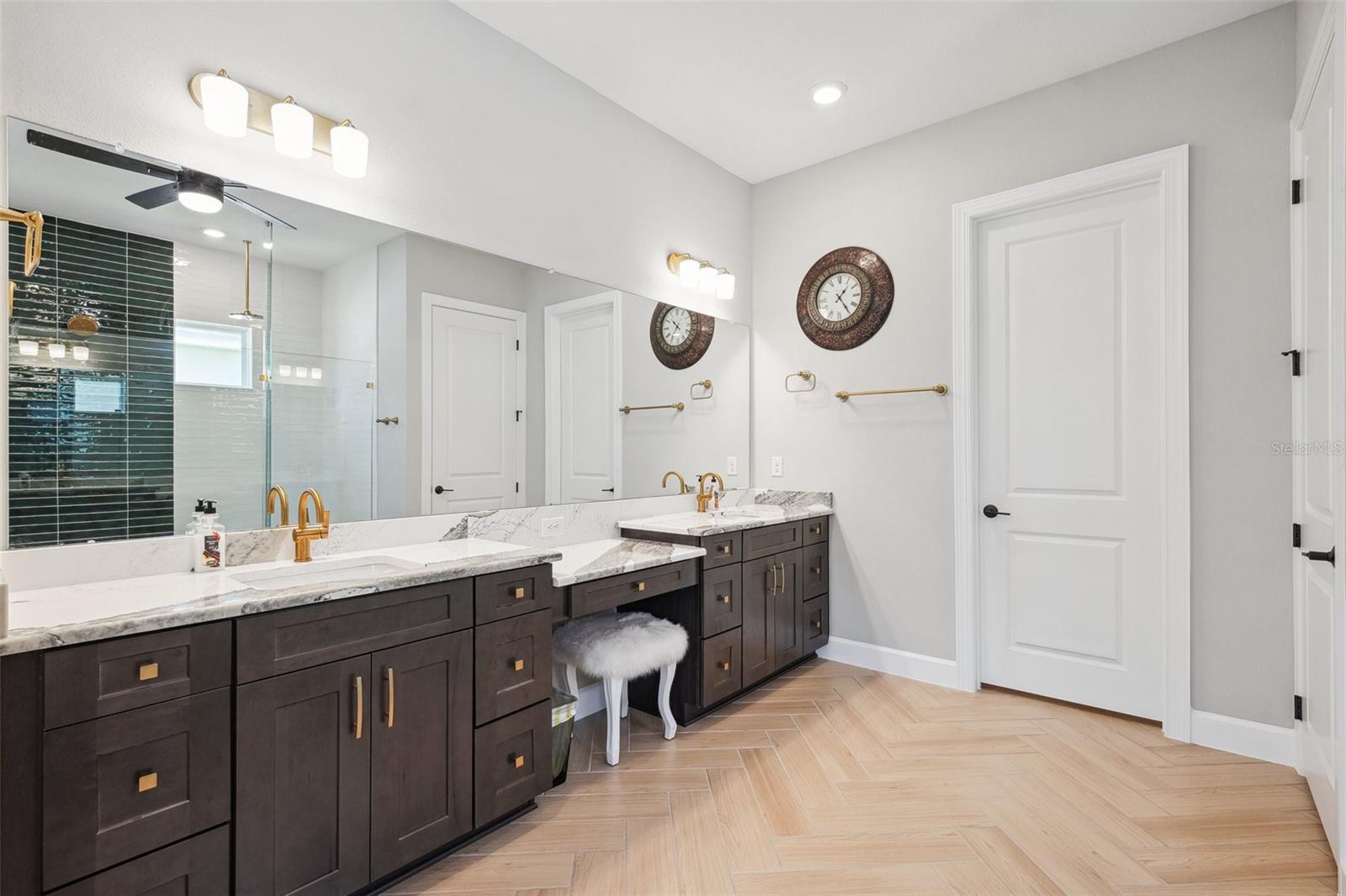 Image 28 of 73 For 29906 Radice Court
