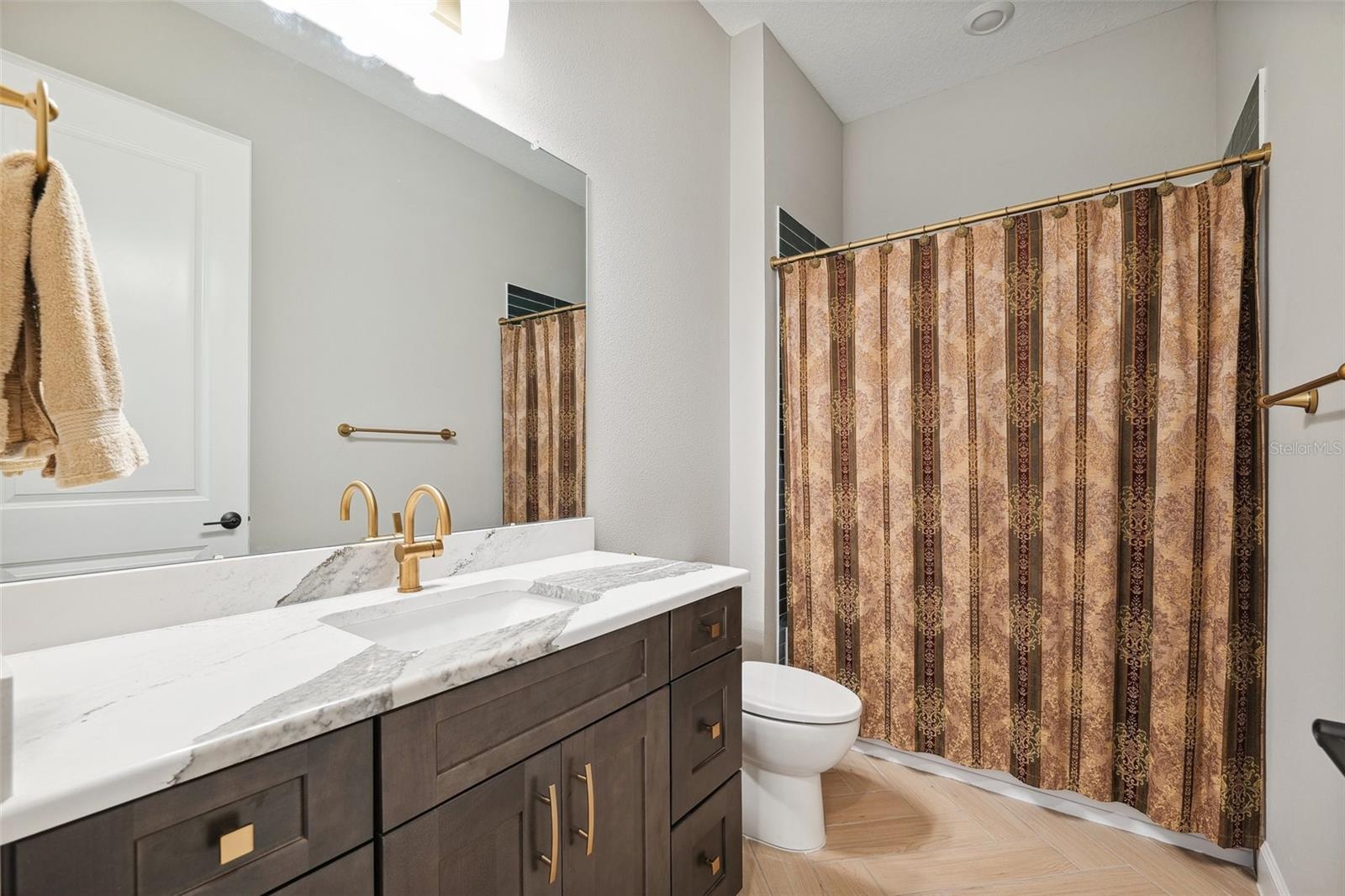 Image 33 of 73 For 29906 Radice Court
