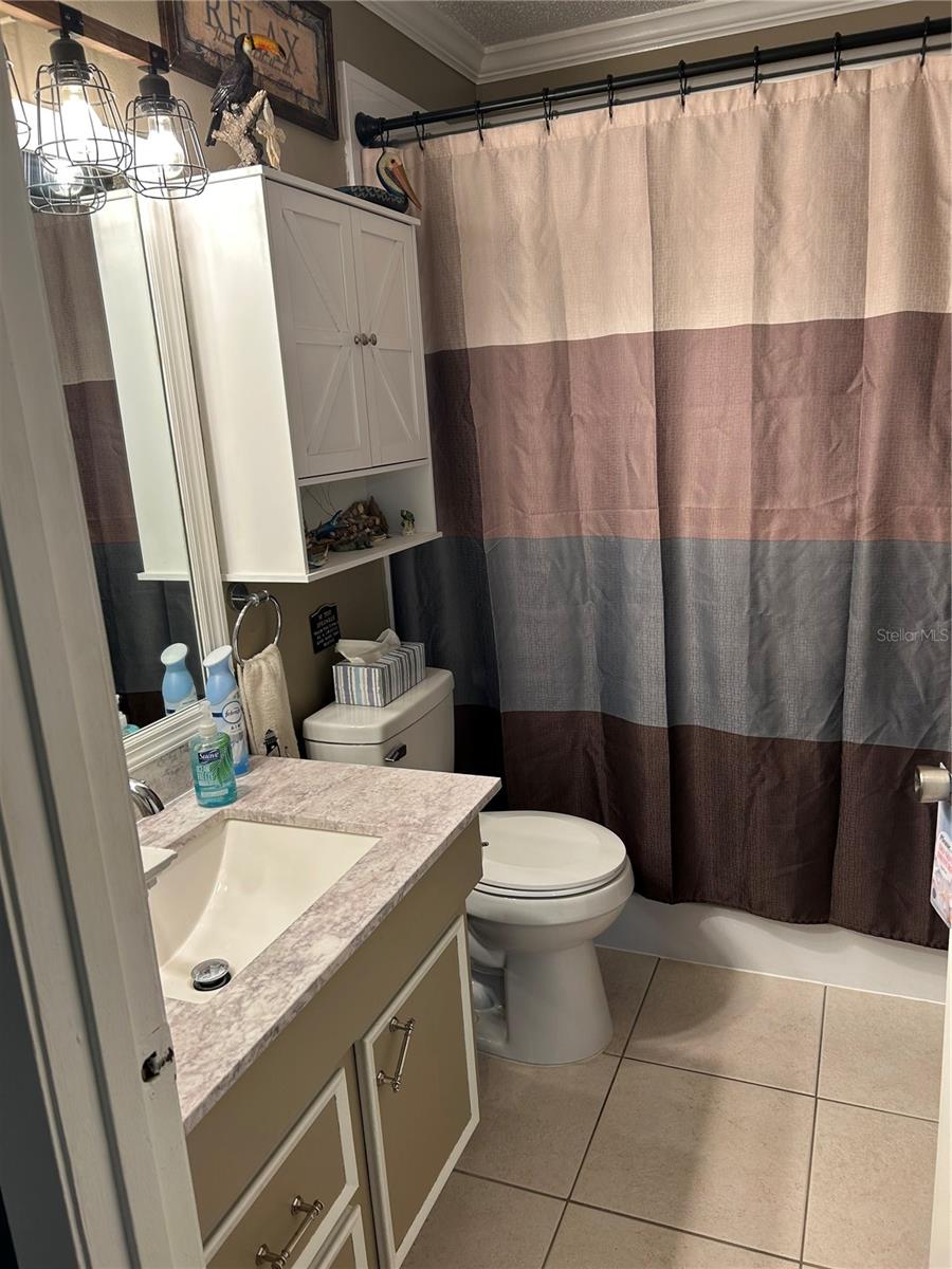 Image 16 of 33 For 6190 80th Street N 204