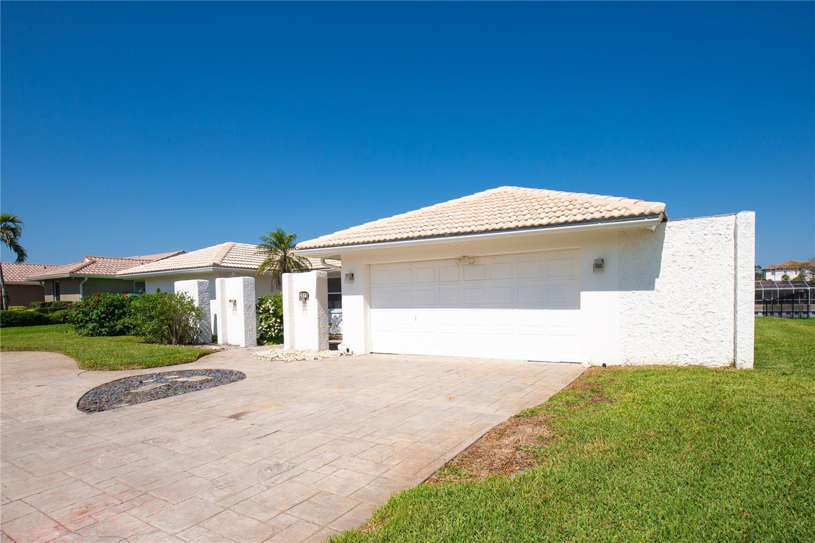 Listing photo id 20 for 2015 Hawaii Avenue Ne