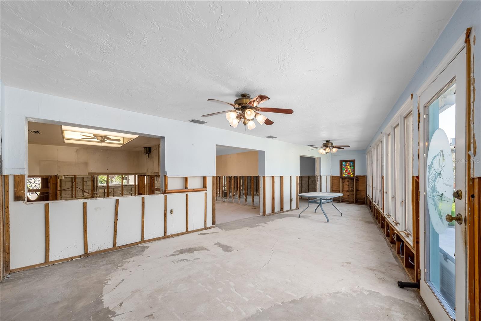 Listing photo id 29 for 2015 Hawaii Avenue Ne