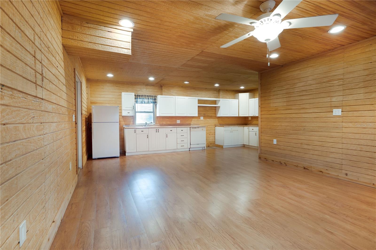 Image 20 of 55 For 4801 Lynn Oaks Circle