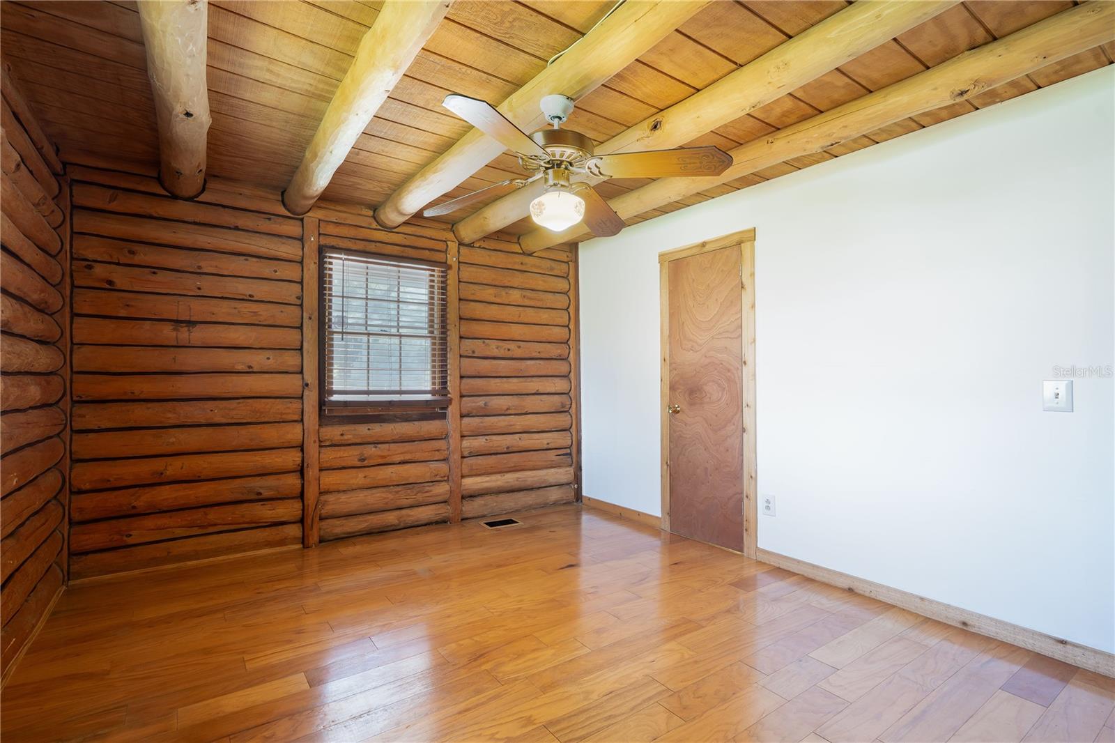 Image 33 of 55 For 4801 Lynn Oaks Circle