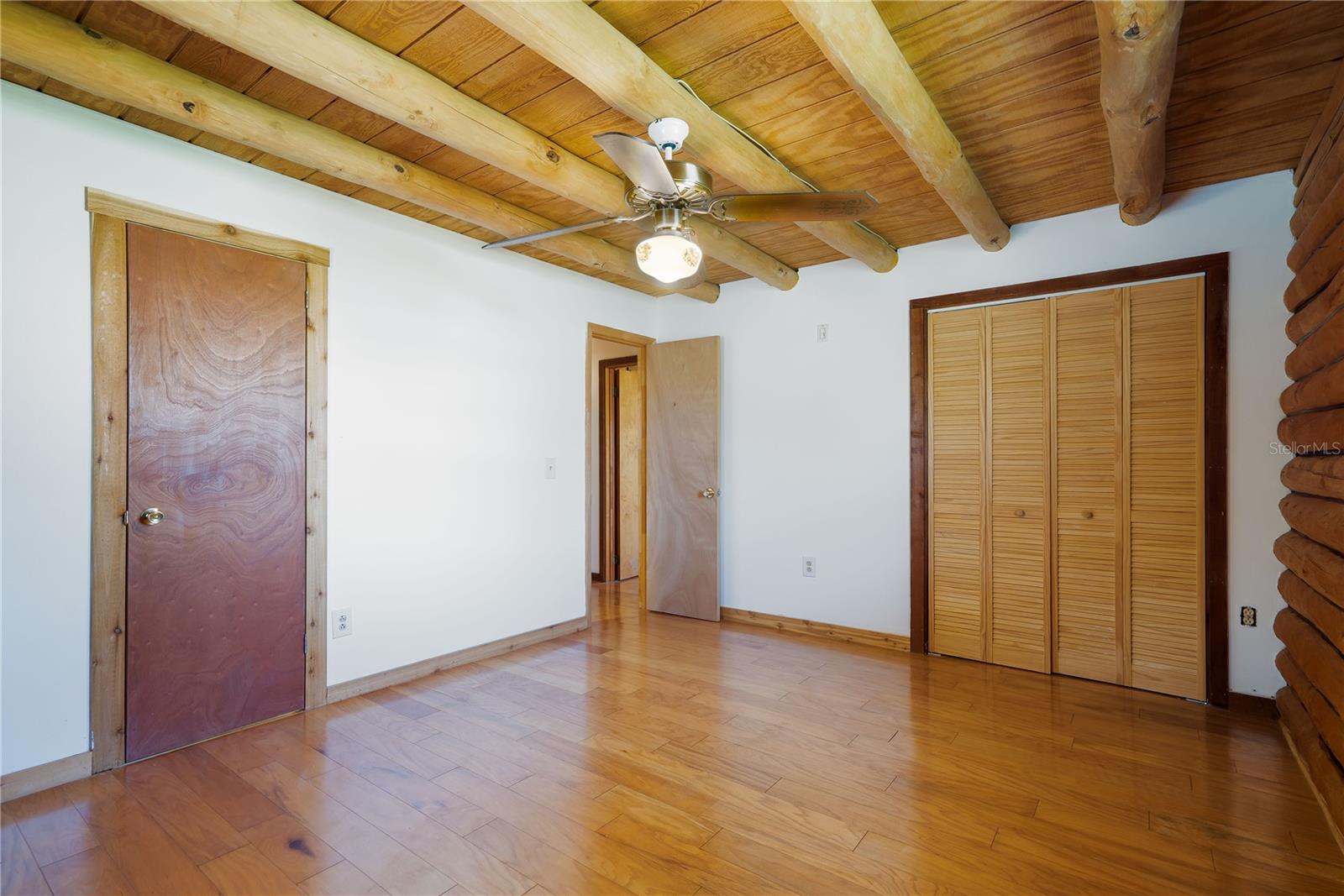 Image 34 of 55 For 4801 Lynn Oaks Circle