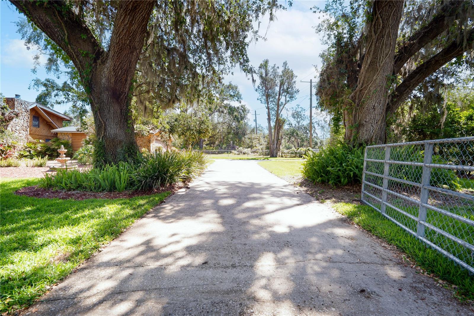 Image 6 of 55 For 4801 Lynn Oaks Circle