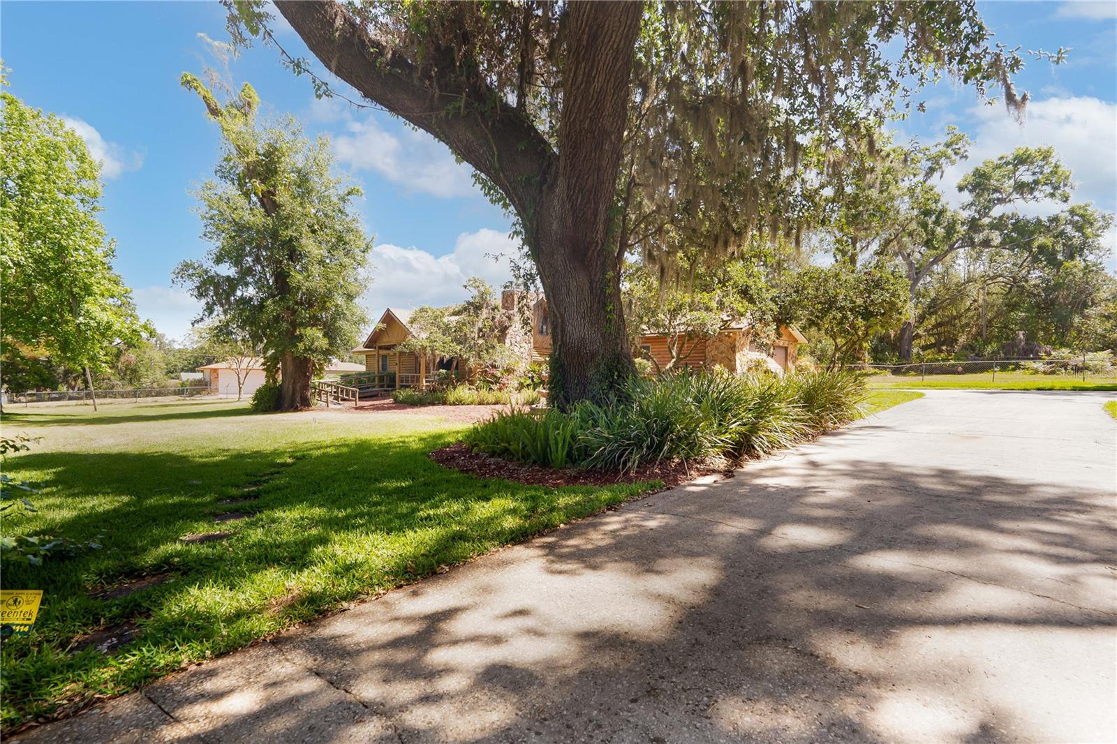 Image 7 of 55 For 4801 Lynn Oaks Circle