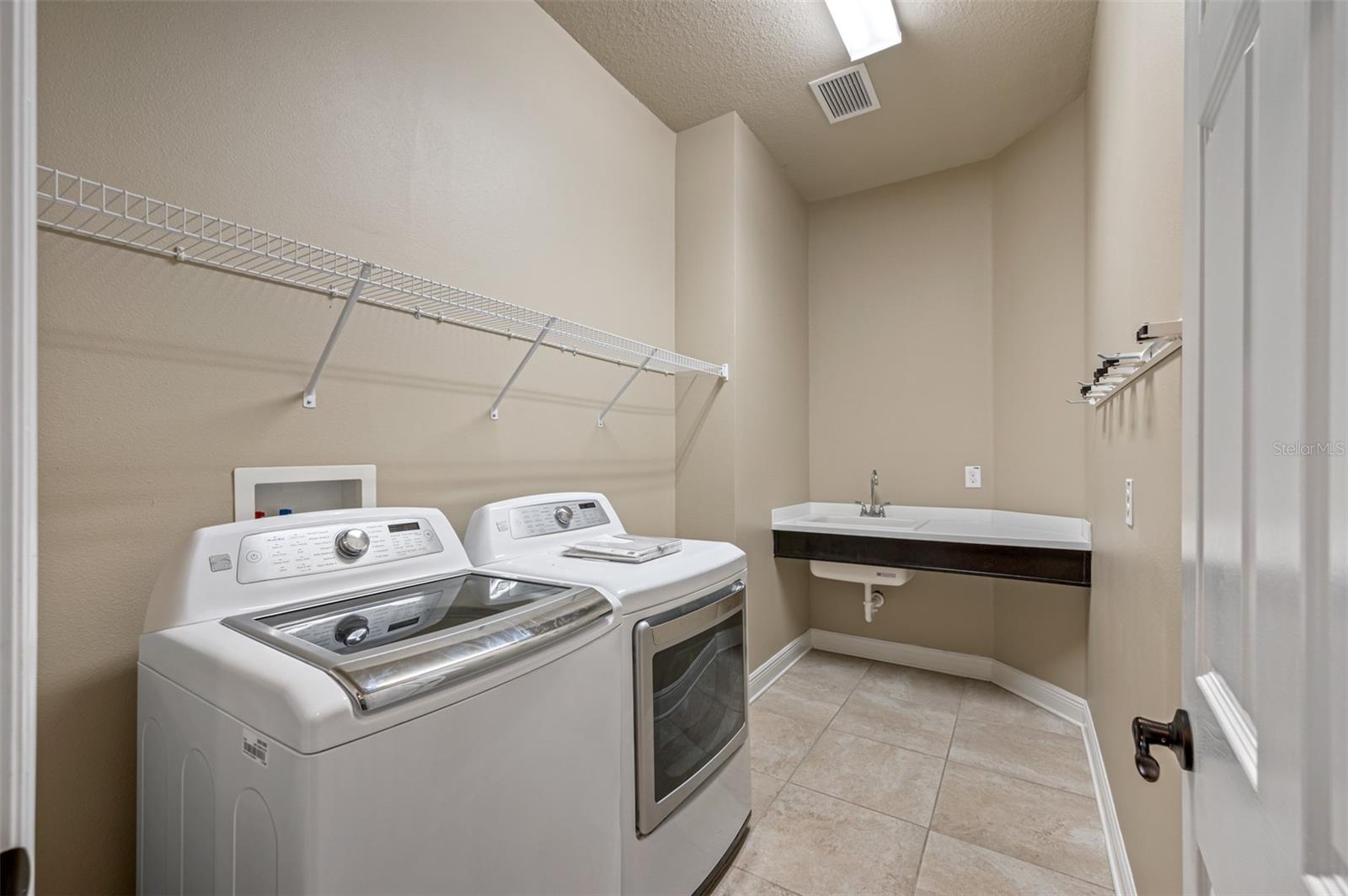 Image 28 of 45 For 1301 Cadence Court