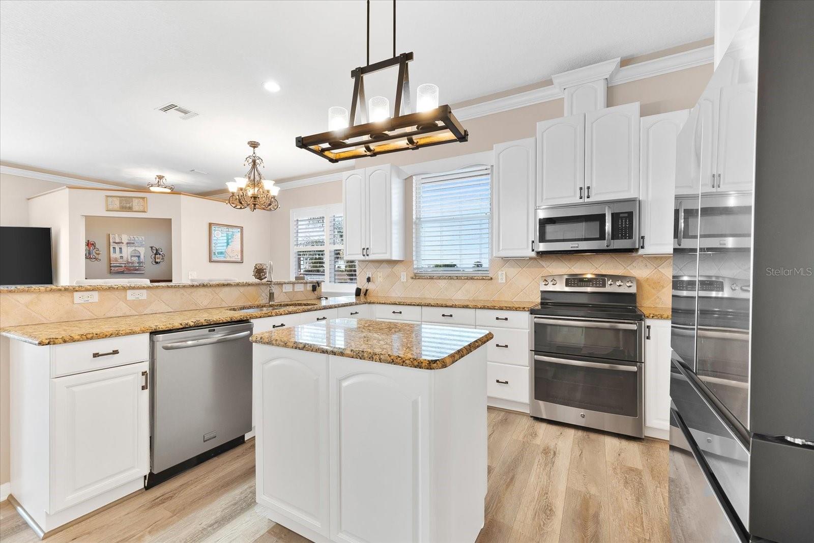 Image 14 of 64 For 3505 Seaway Drive