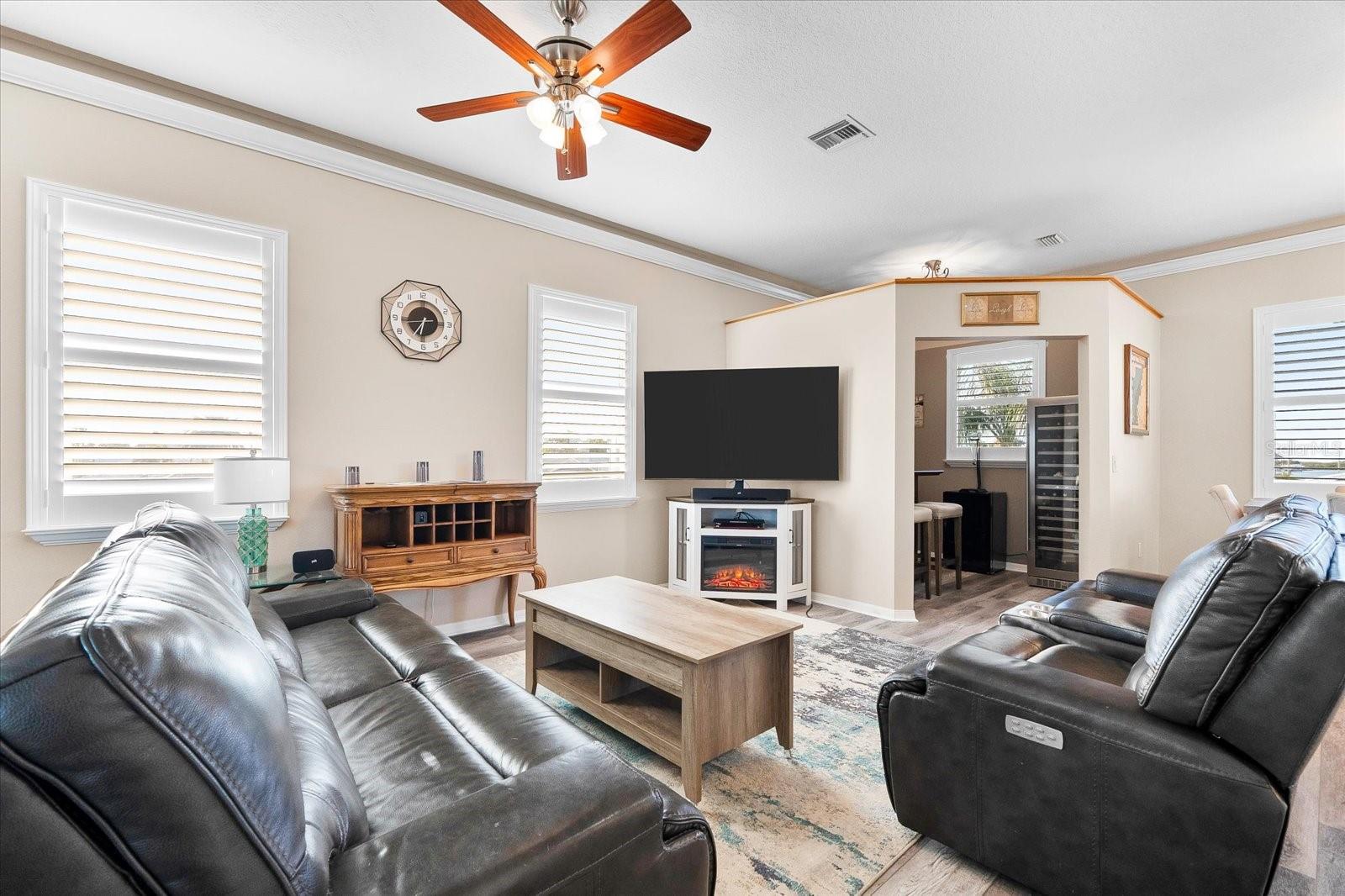 Image 7 of 64 For 3505 Seaway Drive