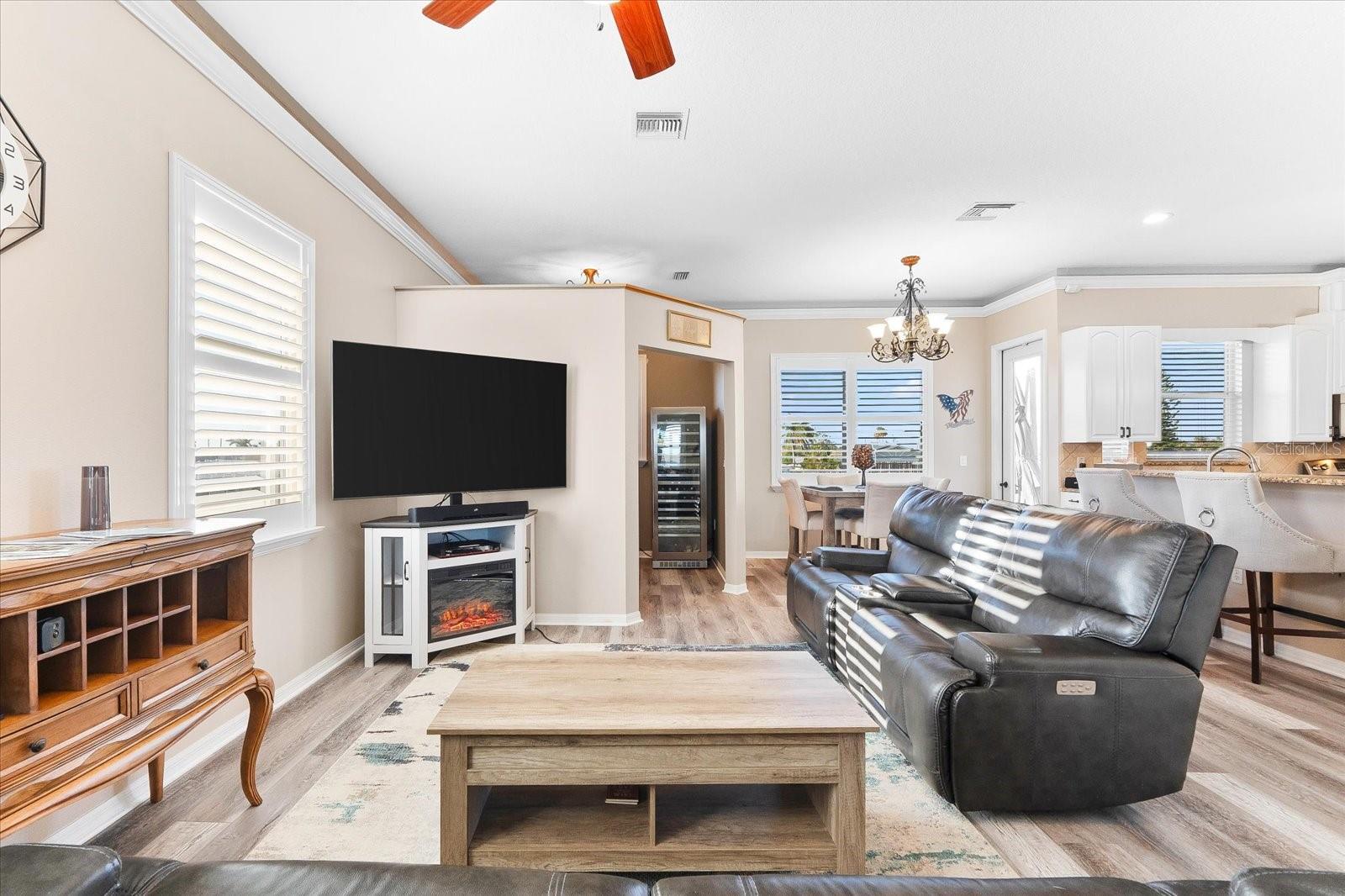 Image 8 of 64 For 3505 Seaway Drive