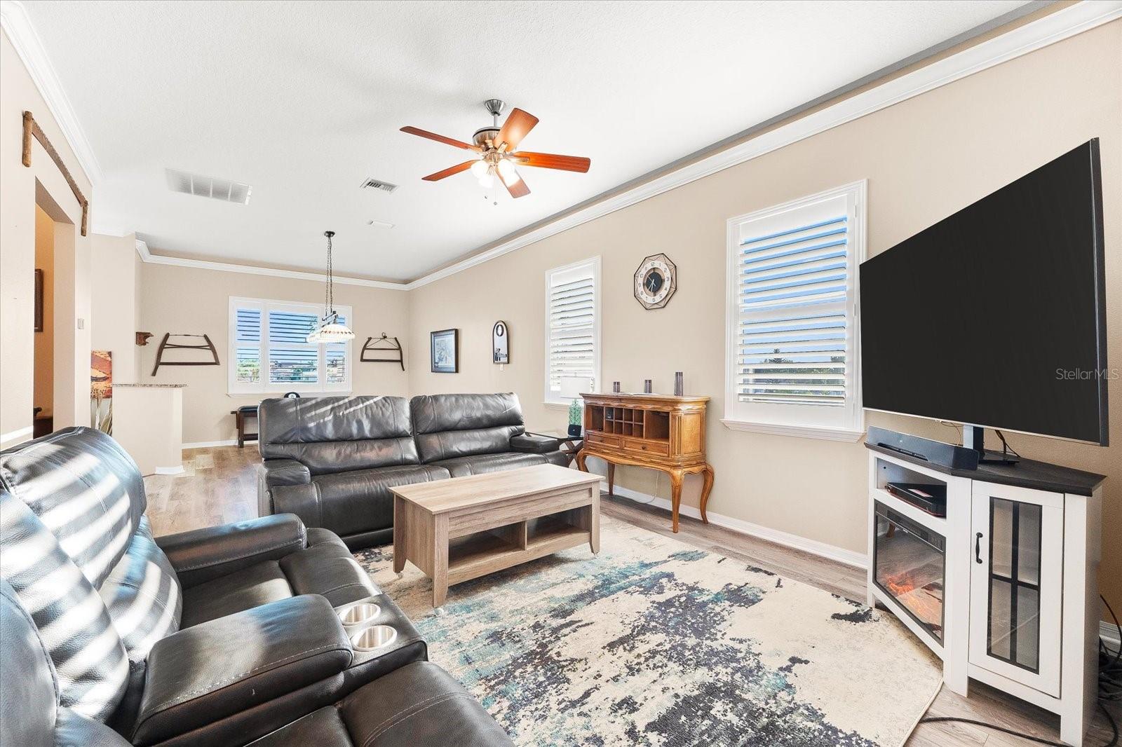 Image 9 of 64 For 3505 Seaway Drive