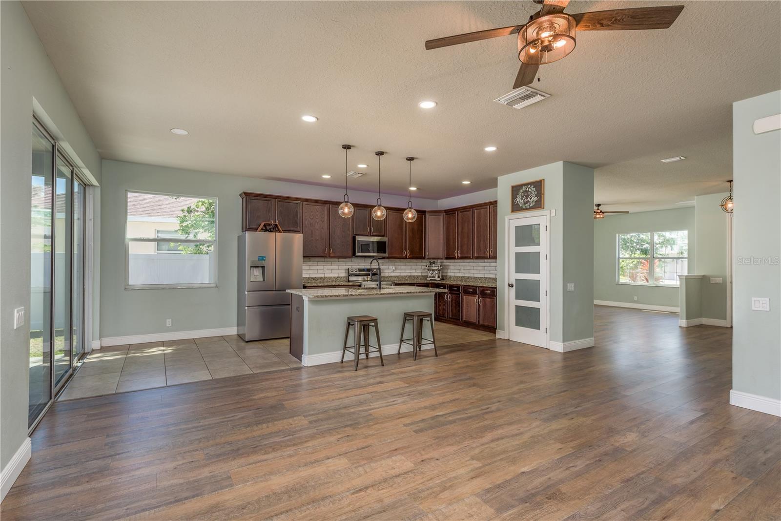 Listing photo id 10 for 14512 Balloch Drive