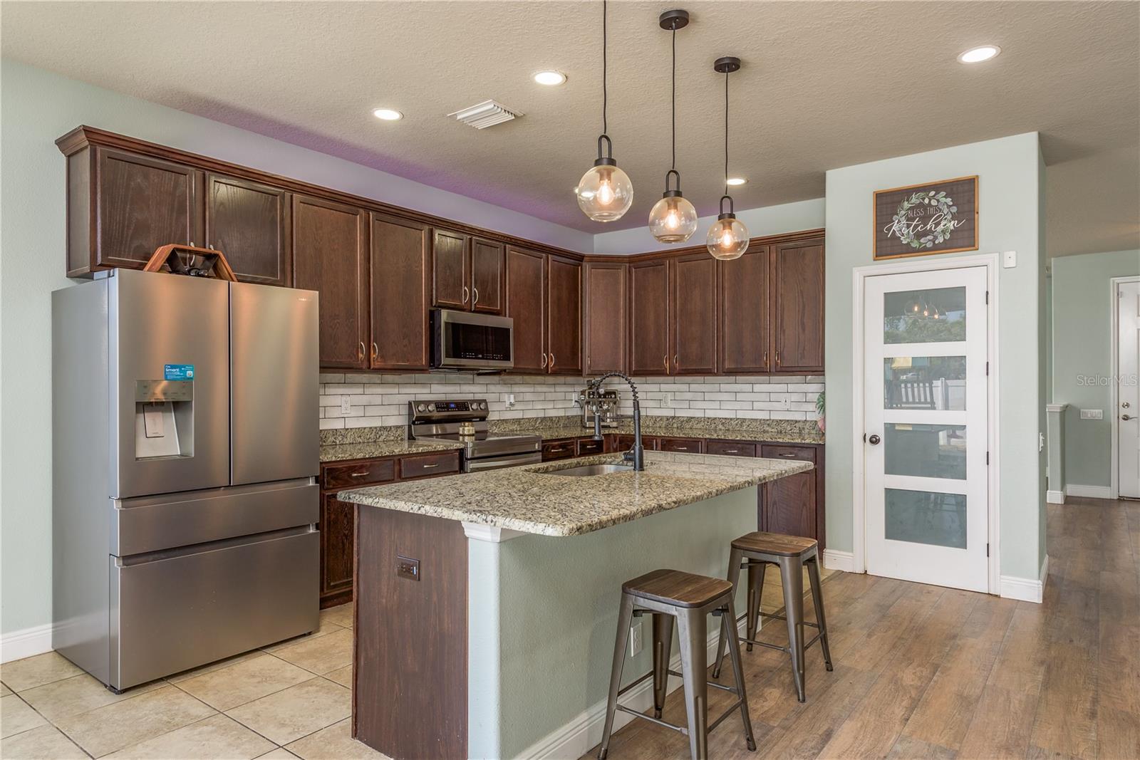 Listing photo id 12 for 14512 Balloch Drive