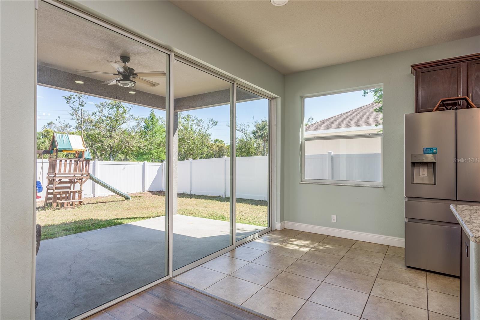 Listing photo id 16 for 14512 Balloch Drive
